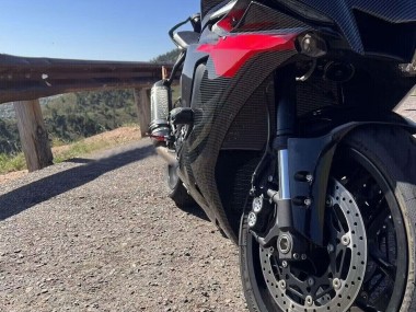 Custom 2020-2025 Yamaha YZF 1000 R1 Motorcycle Fairings - Black Carbon Fiber Red UK