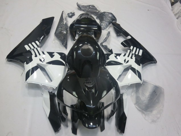 Gloss Black & Punisher Logo 2005-2006 CBR600RR Motorcycle Fairings Gloss Black & Punisher Logo 2005-2006 CBR600RR Motorcycle Fairings